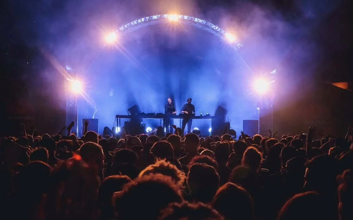 Scène de l'Acontraluz Festival devant le public