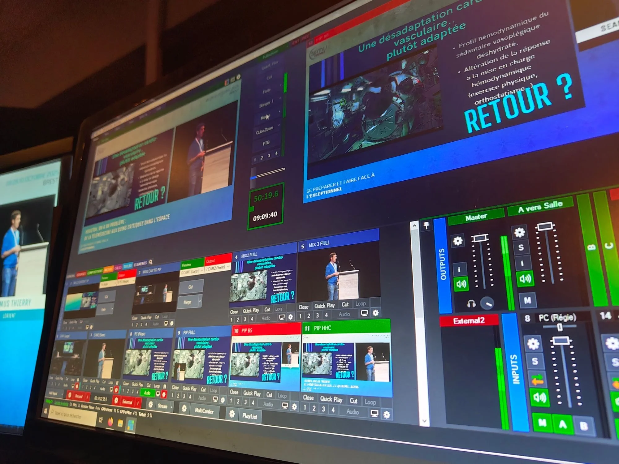 Interface vMix en régie pendant la captation d'un congrès, avec titrages et incrustations